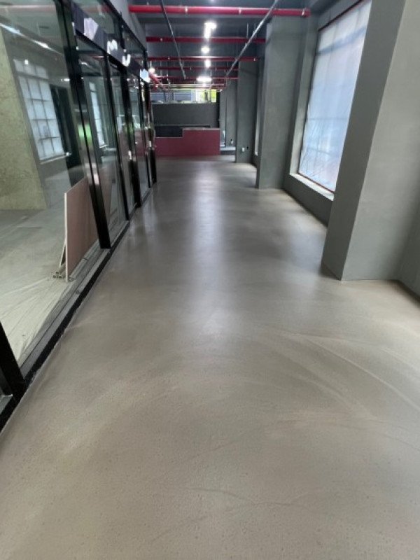명동 80평 카페 무광 빈티지바닥인테리어