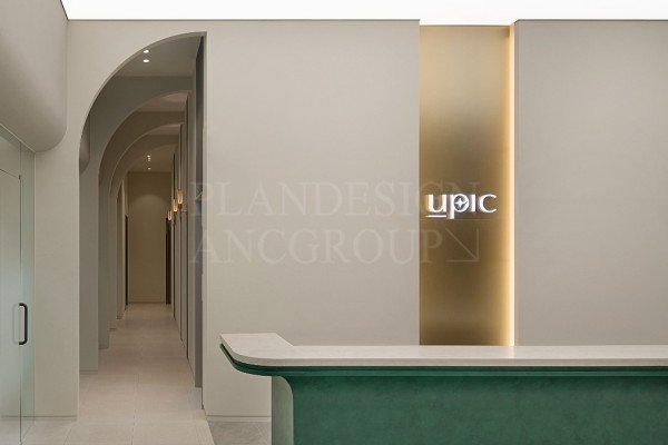 HONGDAE UPIC CLINIC /  홍대 유픽 의원